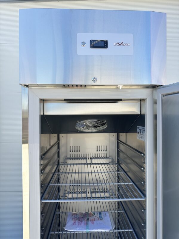 Armoire congélateur ventilée 600 Lit. 1 porte GN 2/1, sur roues, 2 avec freins – Image 2