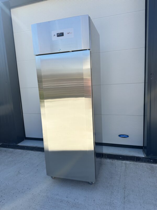 Armoire congélateur ventilée 600 Lit. 1 porte GN 2/1, sur roues, 2 avec freins – Image 4