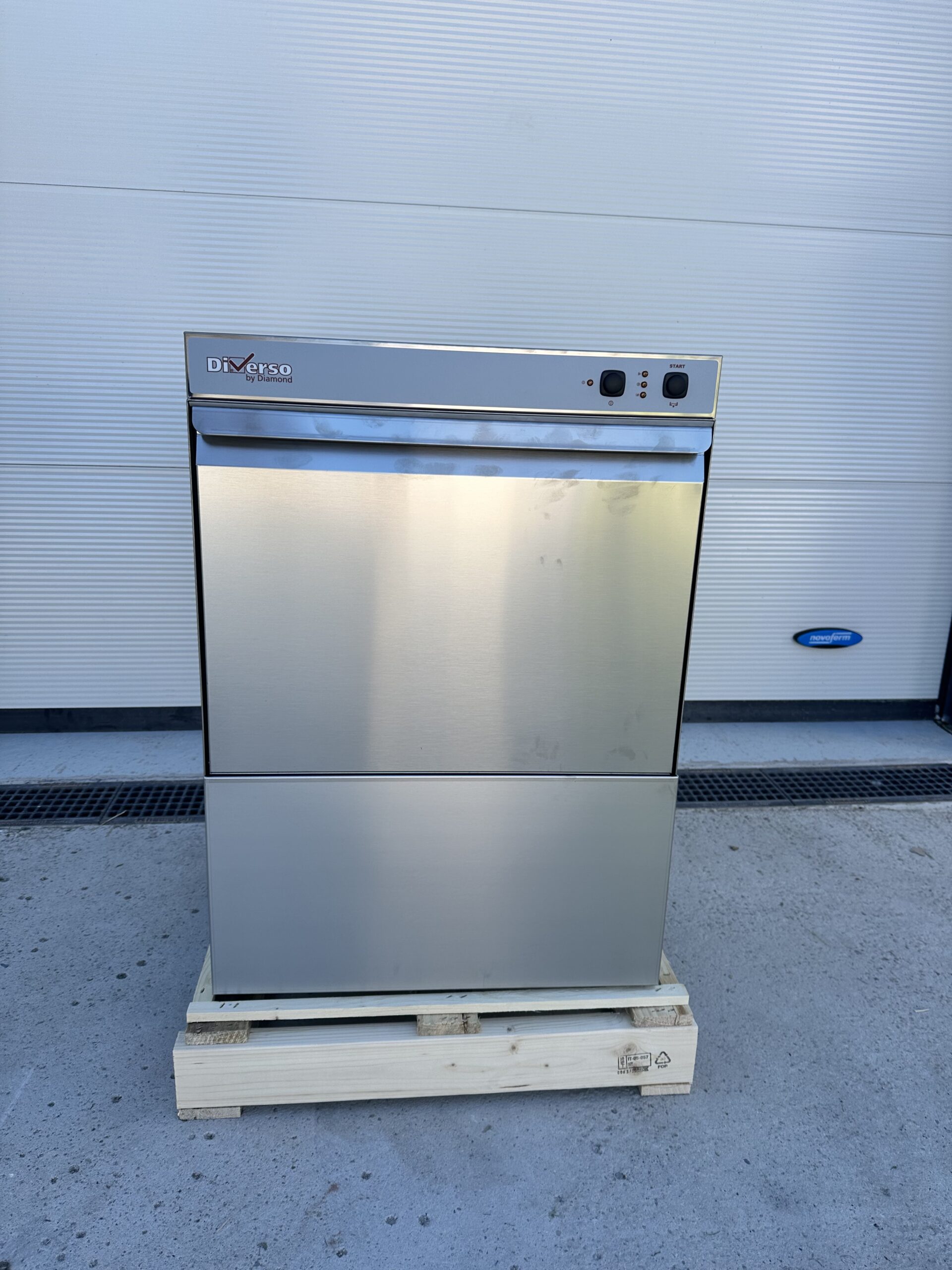 Lave-vaisselle panier 500x500 mm, avec pompe vidange et doseur de produit de lavage